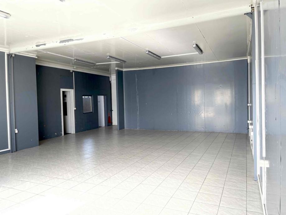 Poslovni prostor: Varaždin, skladišni/radiona, 219 m2 (prodaja)