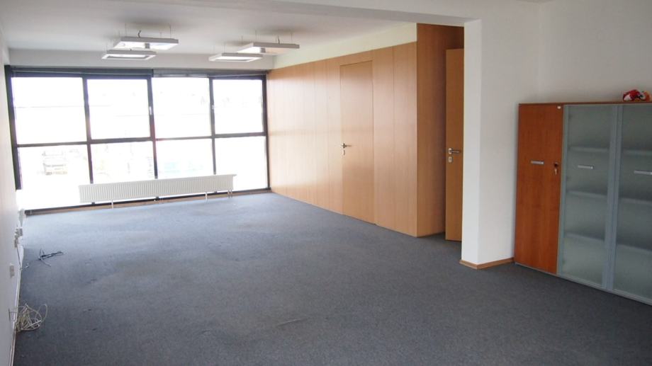 Poslovni prostor: Varaždin, uredski, 300 m2 (iznajmljivanje)