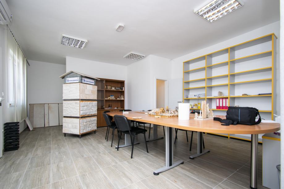 Poslovni prostor: Zadar, uslužna djelatnost, 52.98 m2 (prodaja)