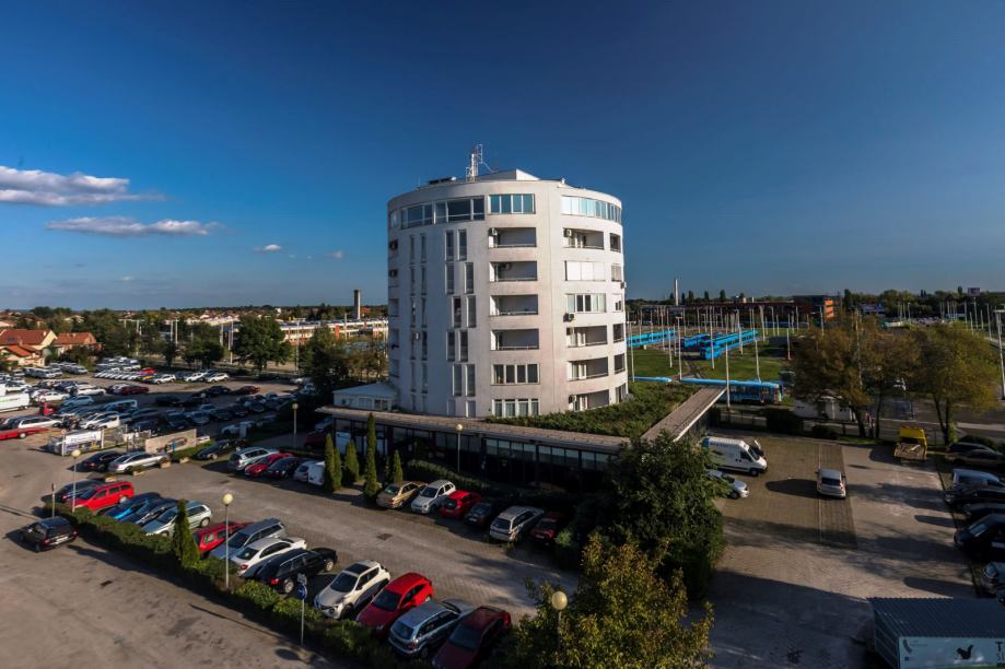 Poslovni prostor: Zagreb (Maksimir), 64 m2 + 34m2 skladišta (iznajmljivanje)