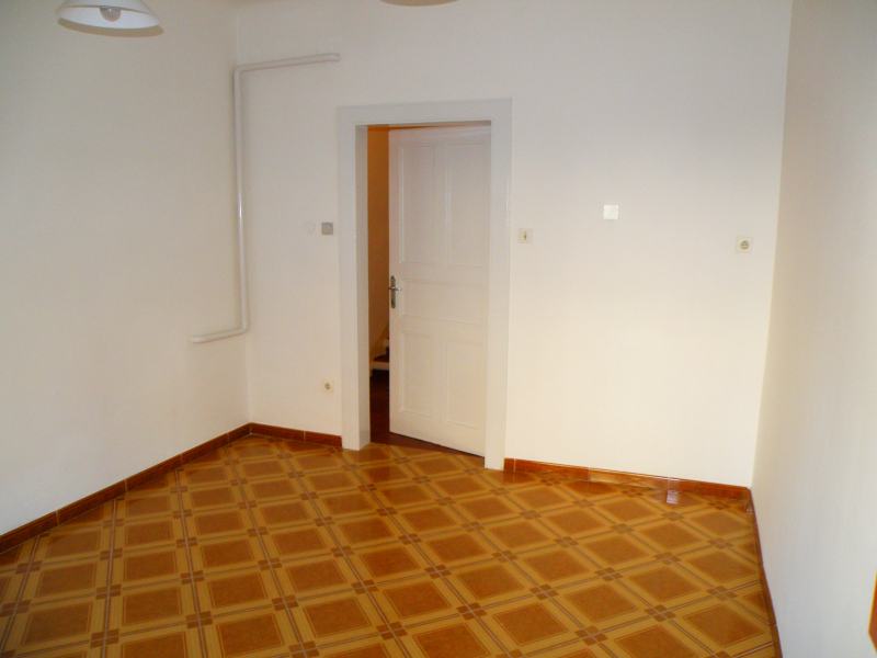 Poslovni prostor Zagreb (Maksimir), uredski, 23 m2, Petrova + PARKING
