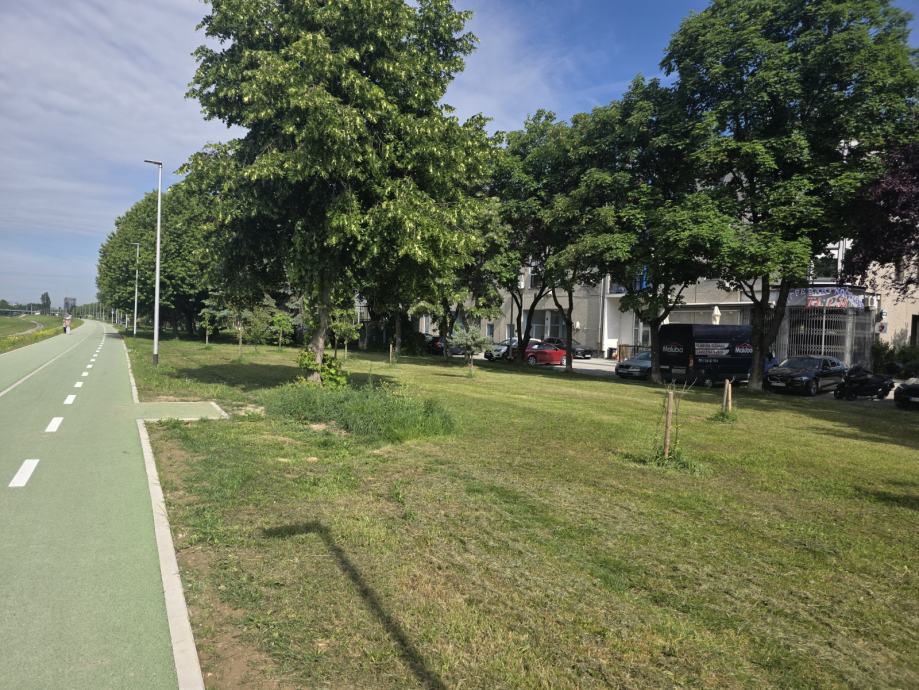 Poslovni prostor: Zagreb (Savica), ulični lokal, 106,06 m2 — slika 1