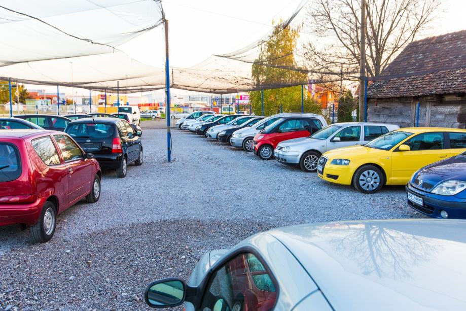 Poslovni prostor Auto salon (Sesvete), trgovina, 1000 m2 (iznajmljivanje)