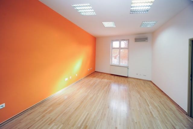 Poslovni prostor: Zagreb (Trešnjevka), uredski, 123 m2 (iznajmljivanje)