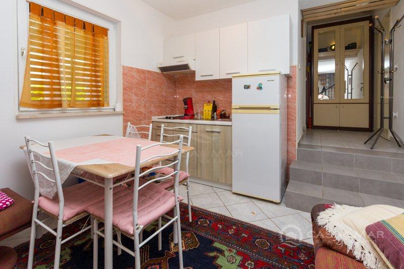 Predivan apartman u prizemlju s lijepom terasom (prodaja)