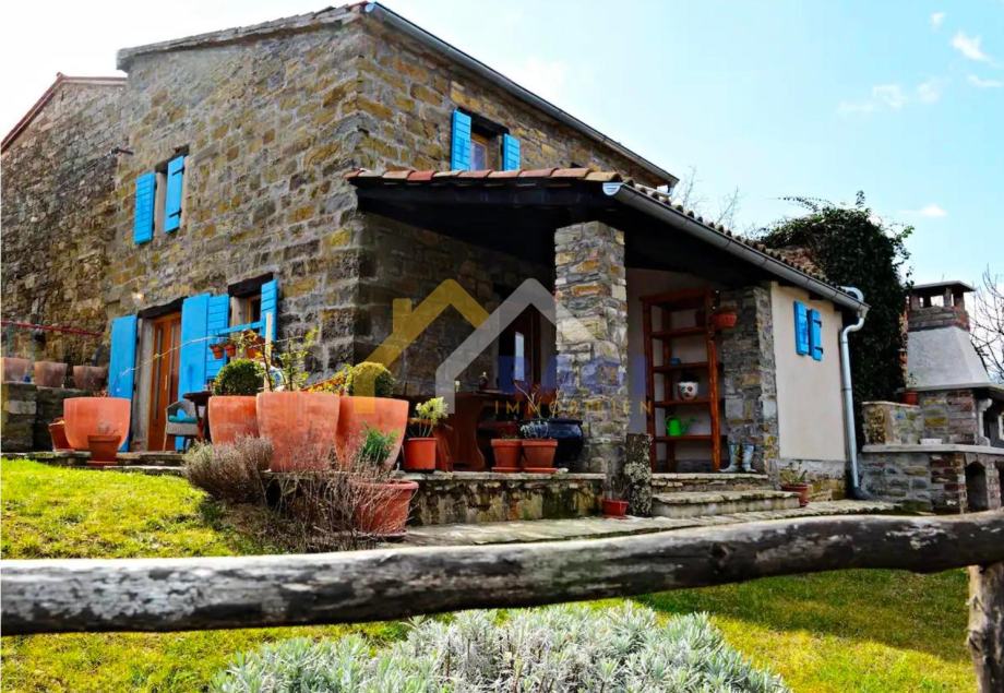 PREDIVNA ISTARSKA KAMENA KUĆAPAZCEROVLJE (prodaja)