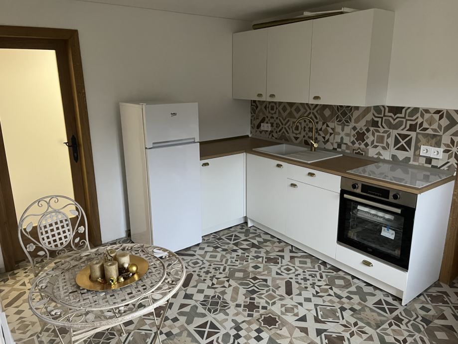 Prekrasna Kuća Desinić, Ravnice Desinićke, HITNO, 85.00 m2