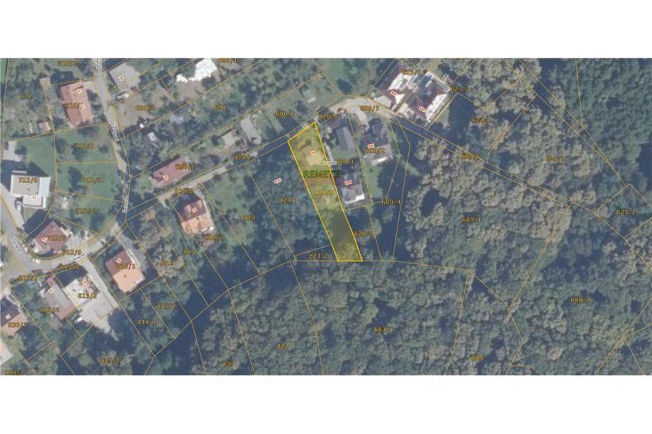 Prektasno zemljište s vikendicom ČREŠNJEVEC REMETE 927 m2 (prodaja)