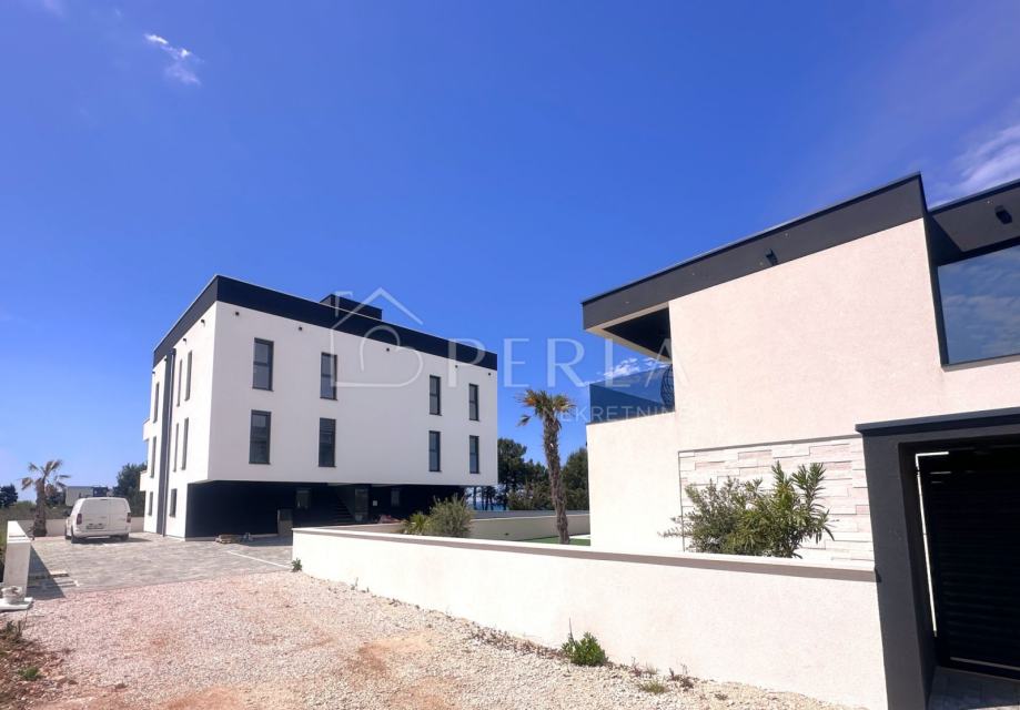 PRIVLAKA, jednosobni stan S2 od 67 m2, samo 100 m od mora, NOVOGRADNJA — slika 1