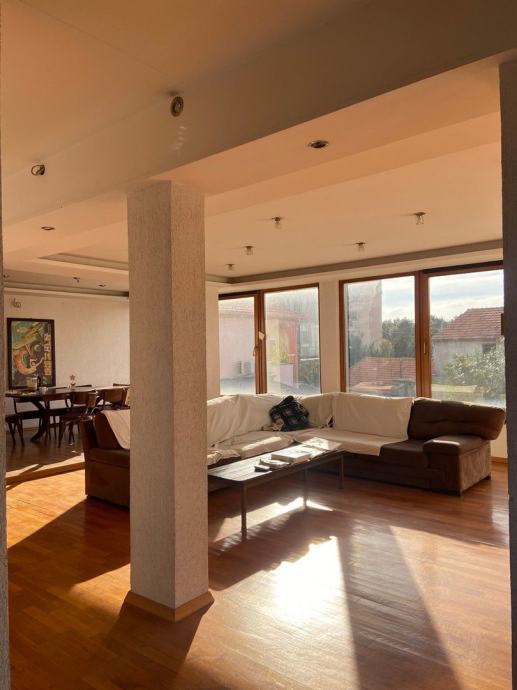 PRODAJA - KUĆA s 4 stambene jedinice - 253m2 - ZADAR, MELADA