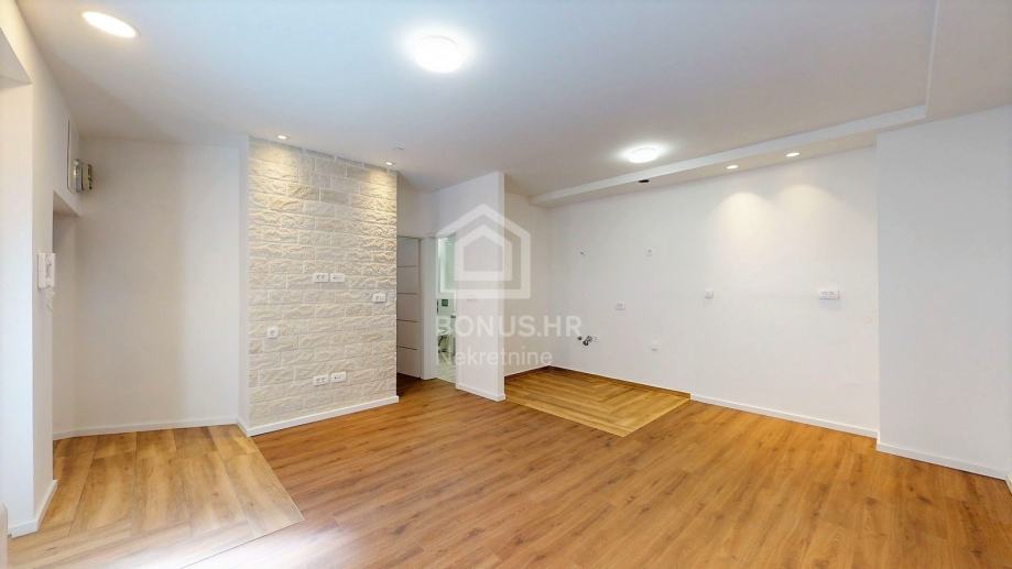 Prodaja - Renoviran stan u dvorišnoj zgradi 39,29 m2 - Medulićeva - Sn (prodaja)