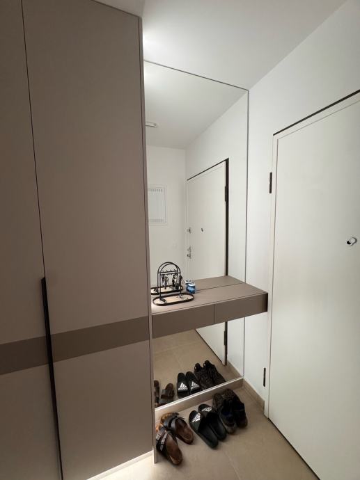 PRODAJA STANA - LOVINČIĆEVA 60m2 (prodaja)