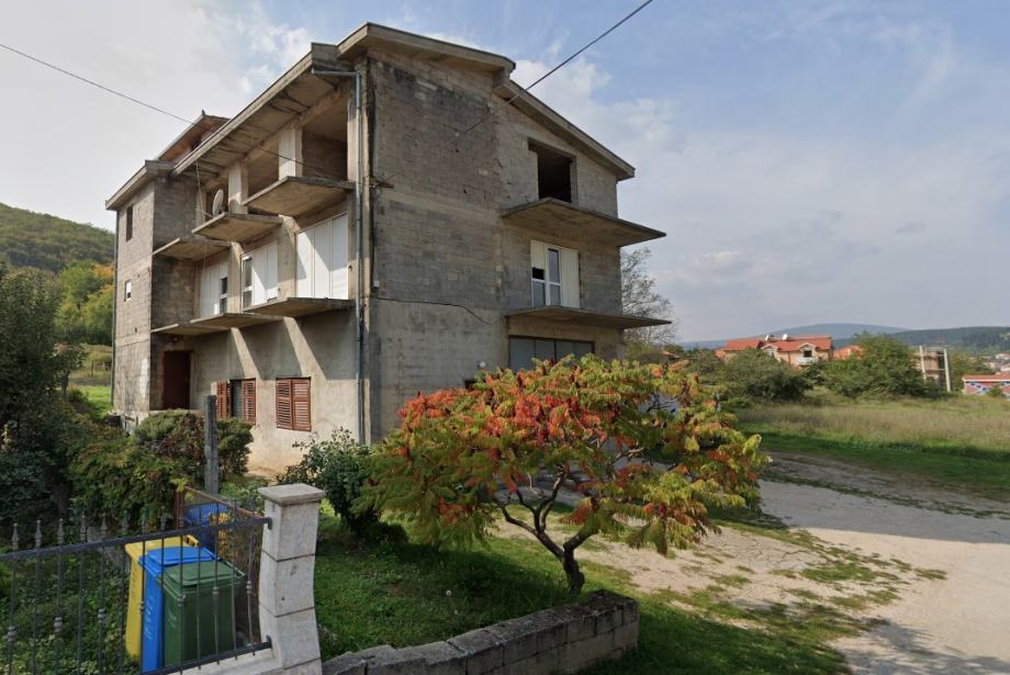 Prodaje se kuća u Brnazama površine 148.00 m2 (prodaja)