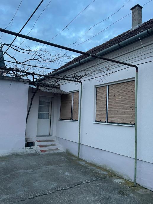 Prodaje se kuća u Novaki Bizovački na parceli od 3450m2 (prodaja)