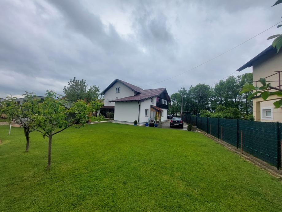 Prodaje se kuća, Rugvica, 396m2 (prodaja)