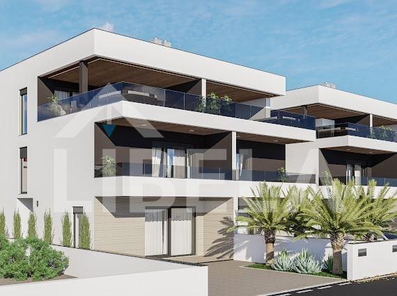 Prodaje se luksuzna kuća na otoku Viru 162,58 m2 s vrtom do mora (prodaja)