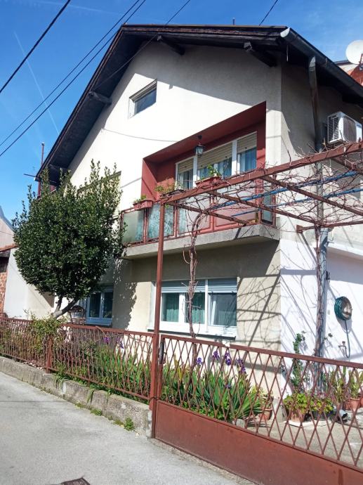 Kuća sa 2 stana Zagreb (kod okretišta Dubrava) (prodaja)