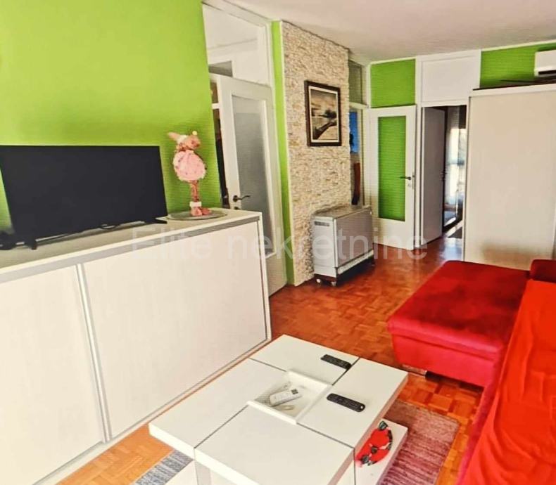 Pula, Vidikovac - renoviran stan prodaja, 81m2, 3S+DB (prodaja)