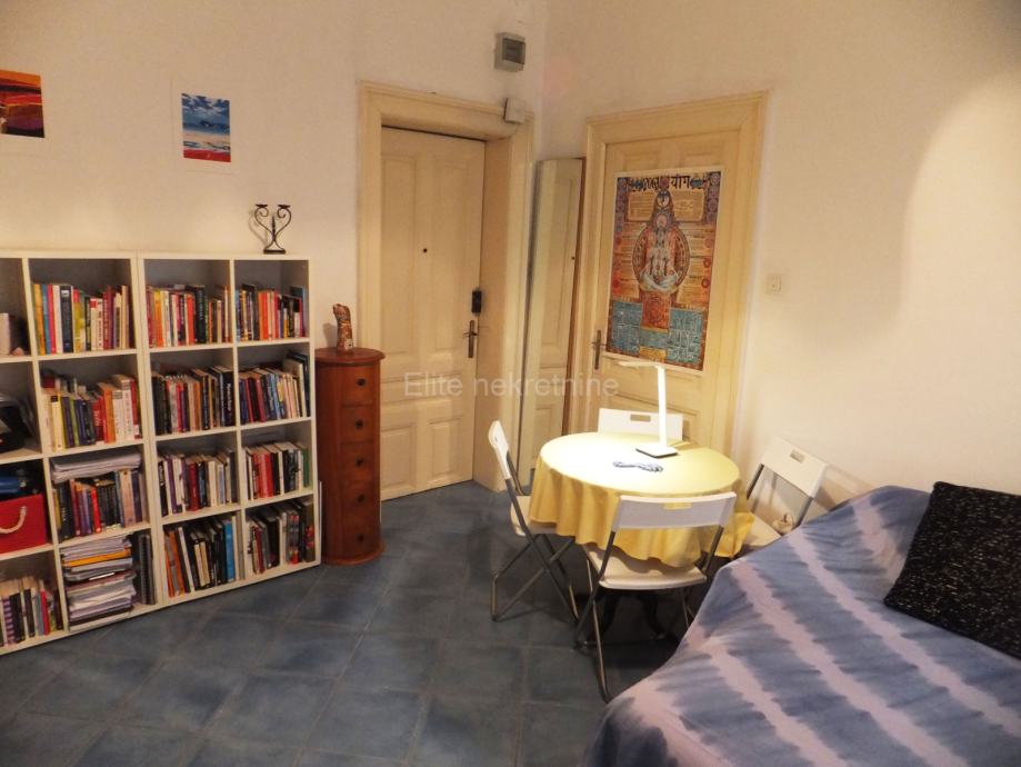 PULA, Vidikovac - renoviran stan s vrtom, visoko prizemlje, blizina ce ...