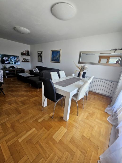 Ravnice, Stan 101.65 m2, Namješten, terasa + spremište + 2 garaže (prodaja)