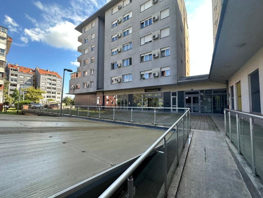 Ravnice, stan 82 m2, 1. kat (lift), novija zgrada & garaža 21 m2 ...