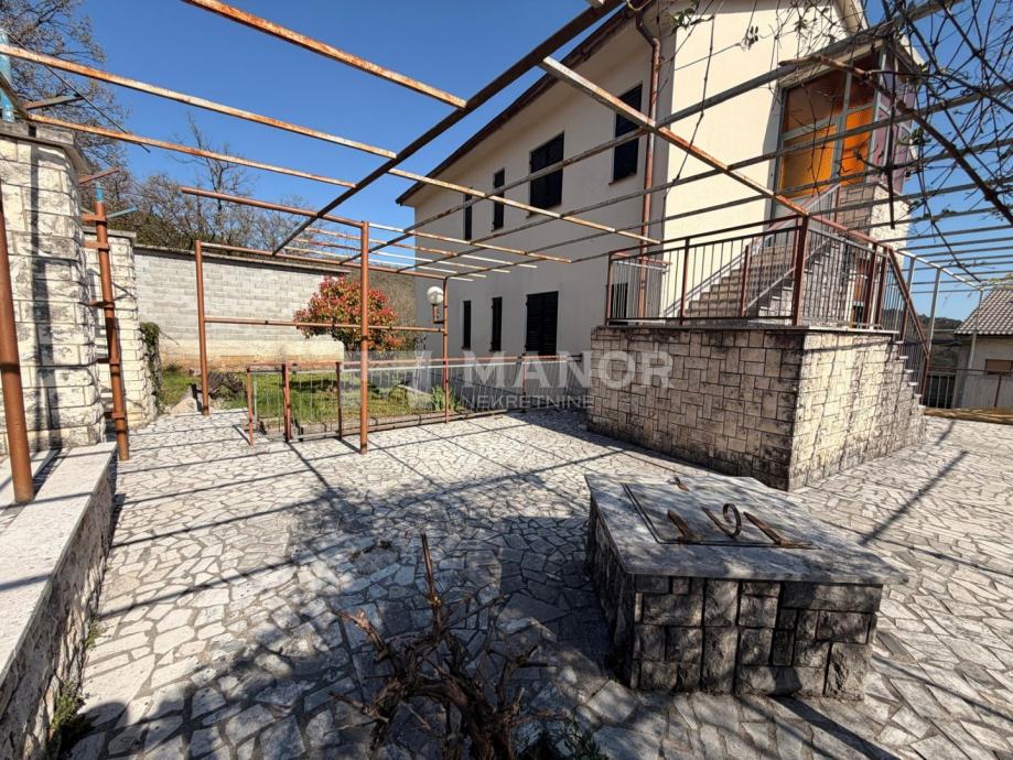 RIJEKA, GORNJA DRENOVA - Samostojeća kuća na 3 etaže za adaptaciju, ga