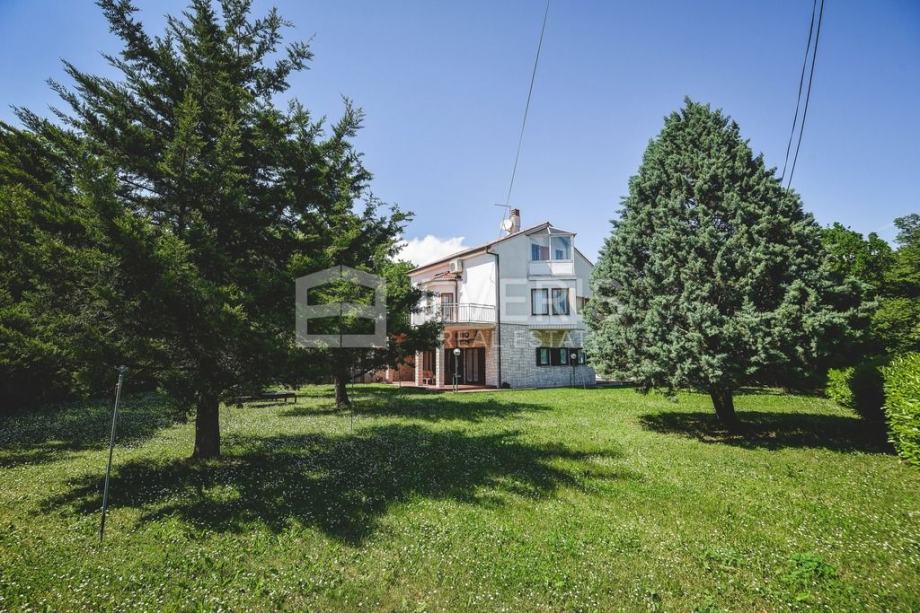 Rijeka, Trsat, kuća 344 m2 s velikom okućnicom (prodaja)