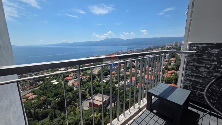 Rijeka, Turnić, Namješten stan s panoramskim pogledom, 77m2