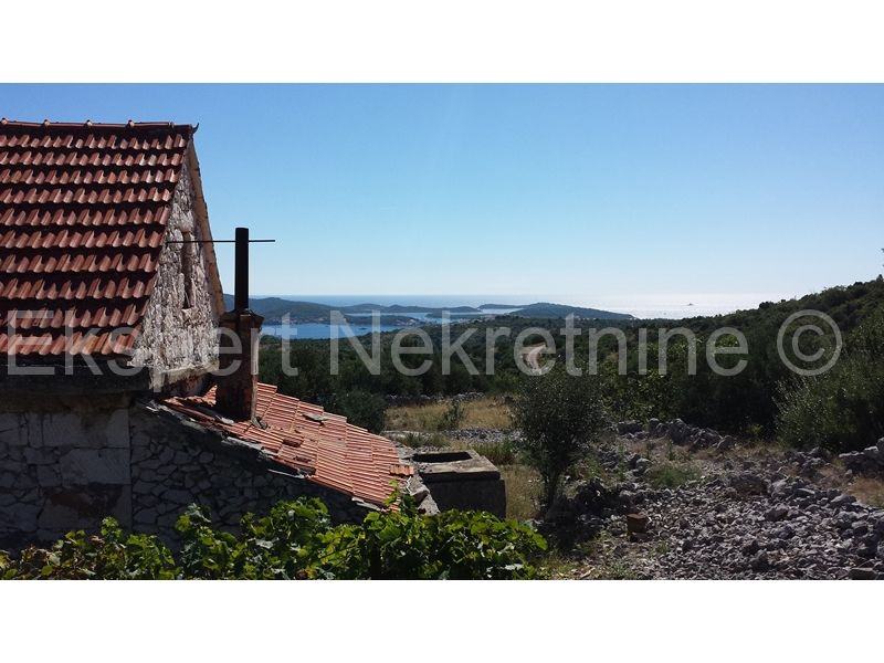 Rogoznica,Jarebinjak,kamena kuća 60m2,na parceli od 1012 m2 (prodaja)