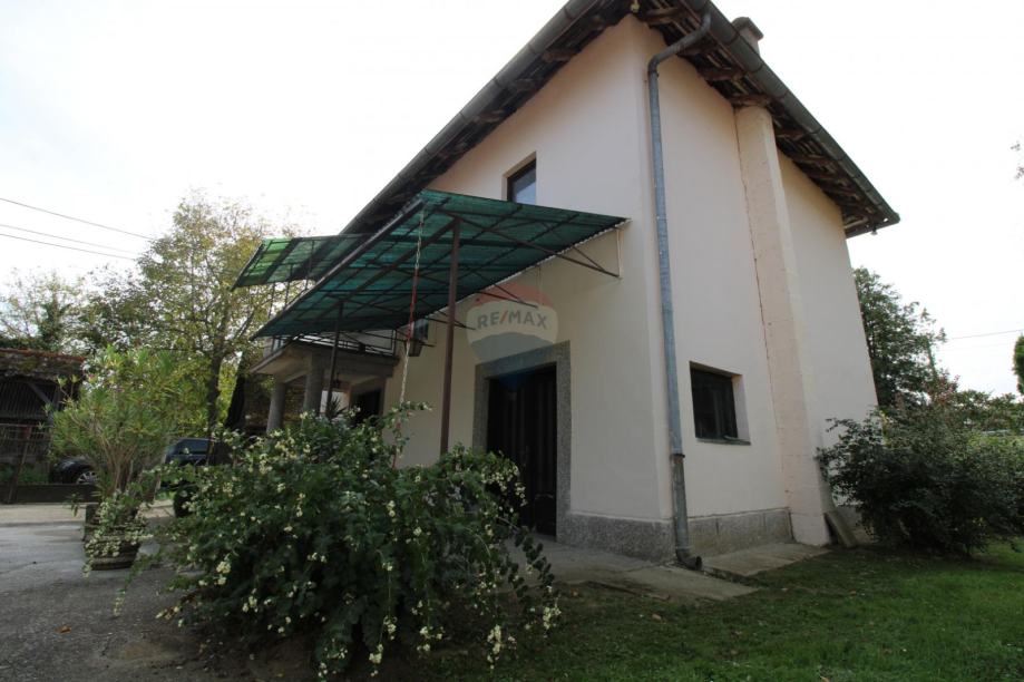 Rugvica, Oborovo, kuća 138 m2 i pomoćni objekt 165 m2 (prodaja)