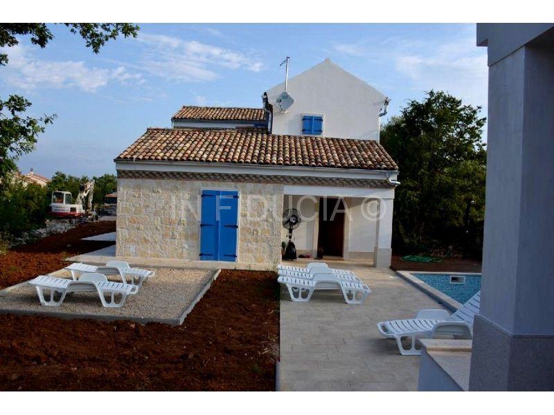 Rustikalna kuća sa otvorenim pogledom na more, 1 km od mora (prodaja)