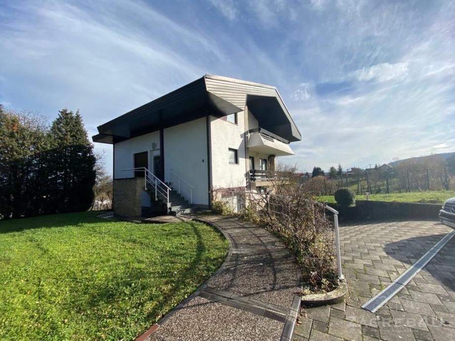 Samobor - 7-sobna kuća (450 m2) - VRT - GARAŽA - PARKING — slika 1