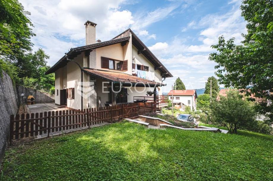 Samobor, Giznik, obiteljska kuća na zemljištu od 1159 m2 (prodaja)