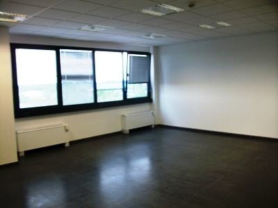 Samostalan uredski prostor u poslovnoj zgradi, 160 m2 (iznajmljivanje)