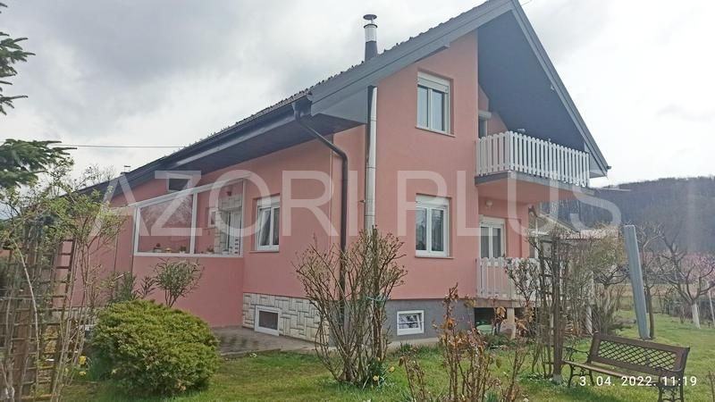 Samostojeća kuća s garažom 170m2+dvorište-Stubičke Toplice (prodaja)