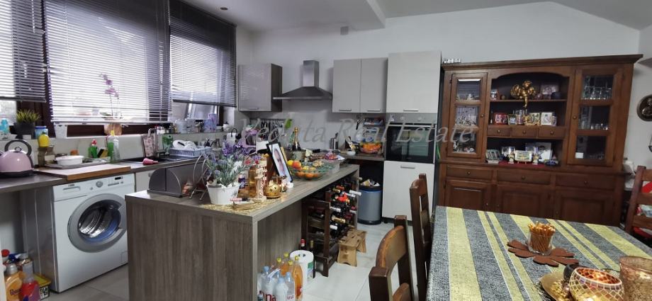 SAMOSTOJEĆA KUĆA RAVNICE, 4 ETAŽE 415 m2, OKUĆNICA 354 m2 (prodaja)