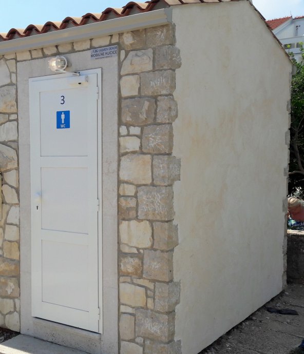 Sanitarna mobilna kućica (400x280 cm)