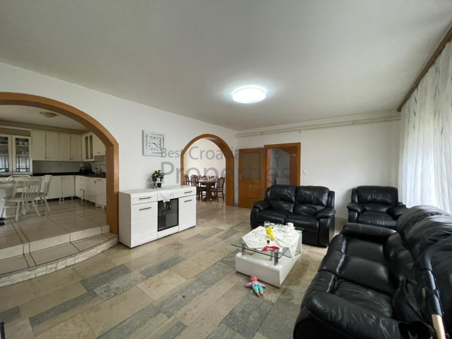 SESVETE (Brestje): LIJEPA KUĆA 400m2 + OKUĆNICA 406m2 + GARAŽA