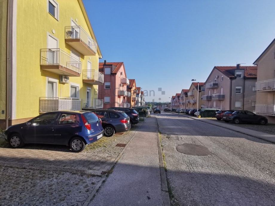 SESVETE - BRESTJE (REBRO), NOVOUREĐENI 2- SOB.STAN 65 m2 U ZGRADI ...