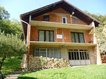 SESVETE- Gornji Vugrovec, katnica s poslovnim prostorom, 270 m2 (prodaja)