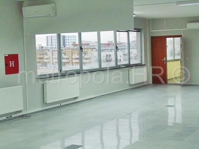Sloboština - uredski prostor na 3. katu, 190 m2, parking (iznajmljivanje)