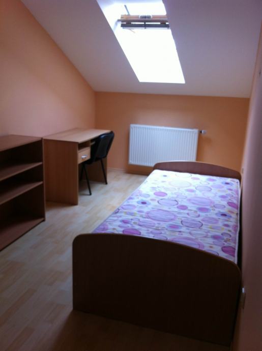 Soba: Osijek, Potpuno namještena, 10 m2 (iznajmljivanje)