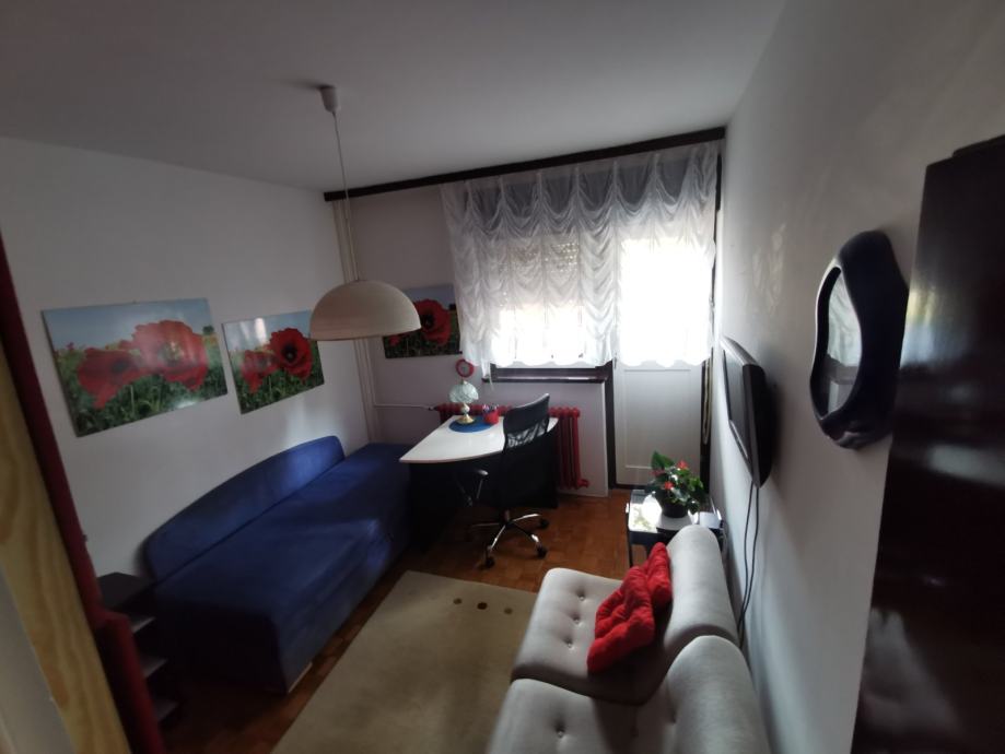 Soba: Osijek, Potpuno namještena, 11 m2 (iznajmljivanje)