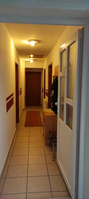 Soba: Osijek, Potpuno namještena, 12 m2 (iznajmljivanje)