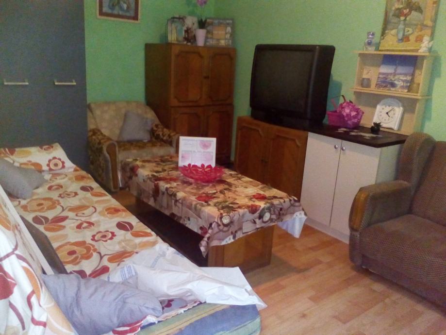Soba: Osijek, Potpuno namještena, 15 m2 (iznajmljivanje)