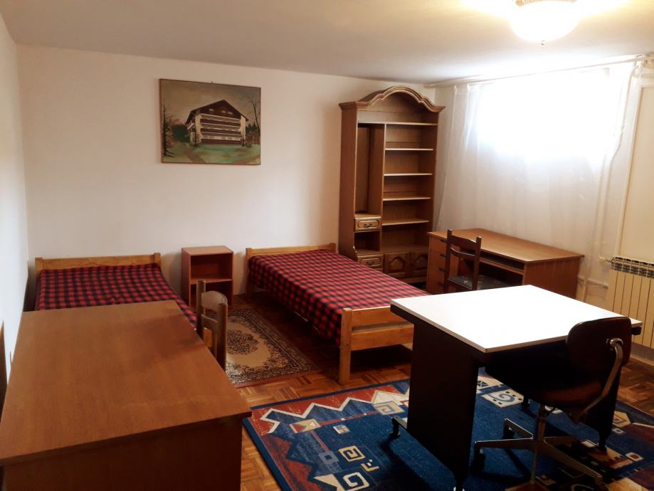Soba: Osijek, Potpuno namještena, 30 m2 (iznajmljivanje)