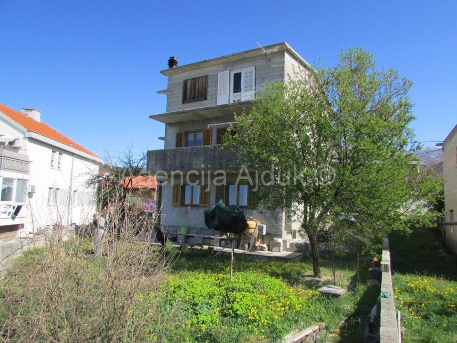 Solin Mravince kuća sa pogledom na more i Split 261,50 m2 (prodaja)