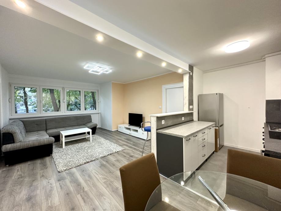 SOPOT, DVOSOBAN STAN 50 m2 — slika 1