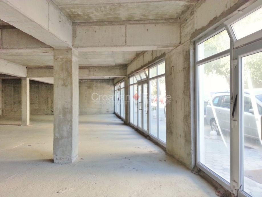 Split, Žnjan – poslovni prostor na prodaju, visoki roh bau, 274 m2 (prodaja)