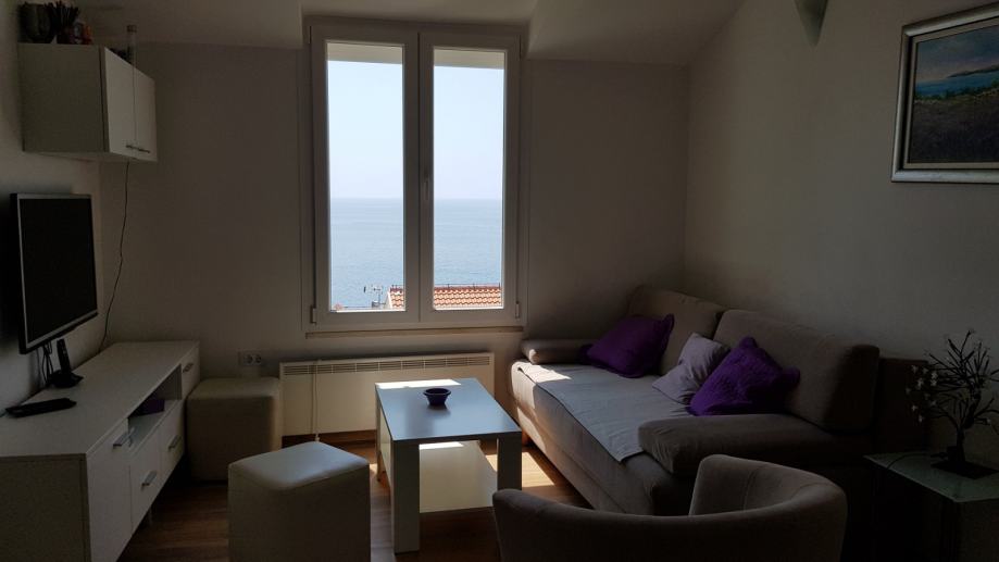 Prekrasan dvosoban stan u Dubrovniku sa pogledom na more! (prodaja)